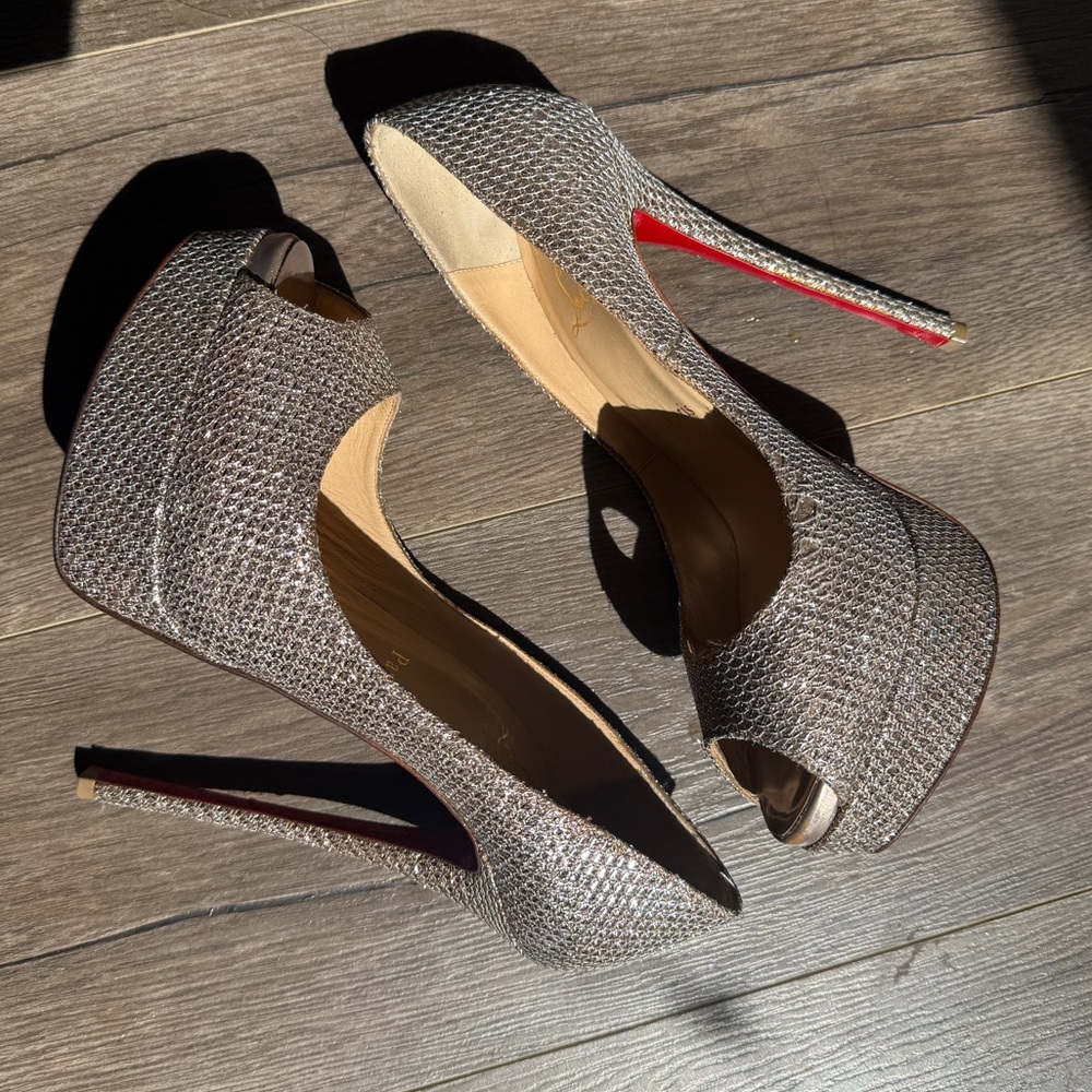 Christian Louboutin Fetish Peep Toe Stiletto 37 Gold - Picture 13 of 16